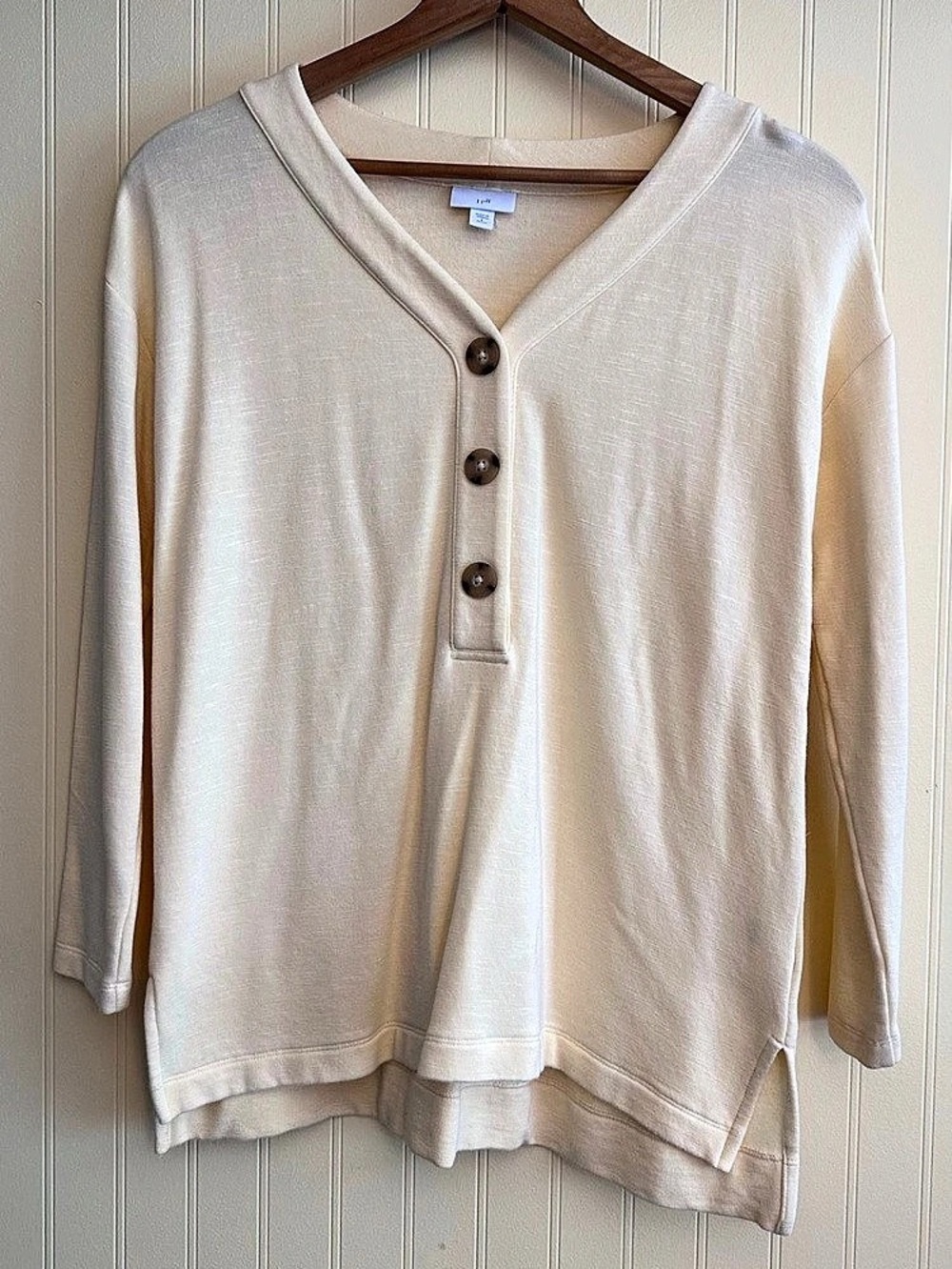 J Jill Cream V-Neck Henley long sleeve shirt size small petite like new